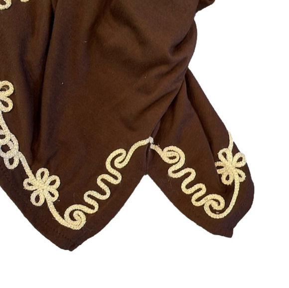 Lauren Michelle M stretch brown 3/4 sleeve appliqué top with shimmery thread - Picture 9 of 12